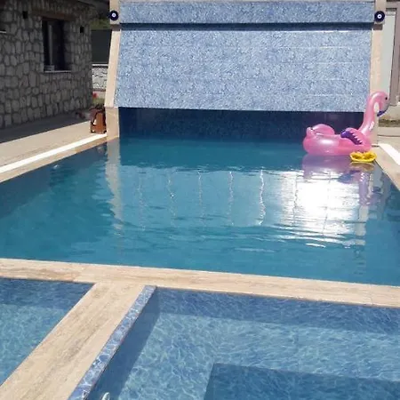 Secluded With Pool In Seydikemer * 凯梅尔